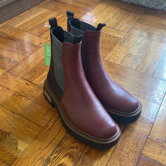 NWT Sam Edelman Burgundy & Black Boots BRAND NEW - Picture 5 of 7